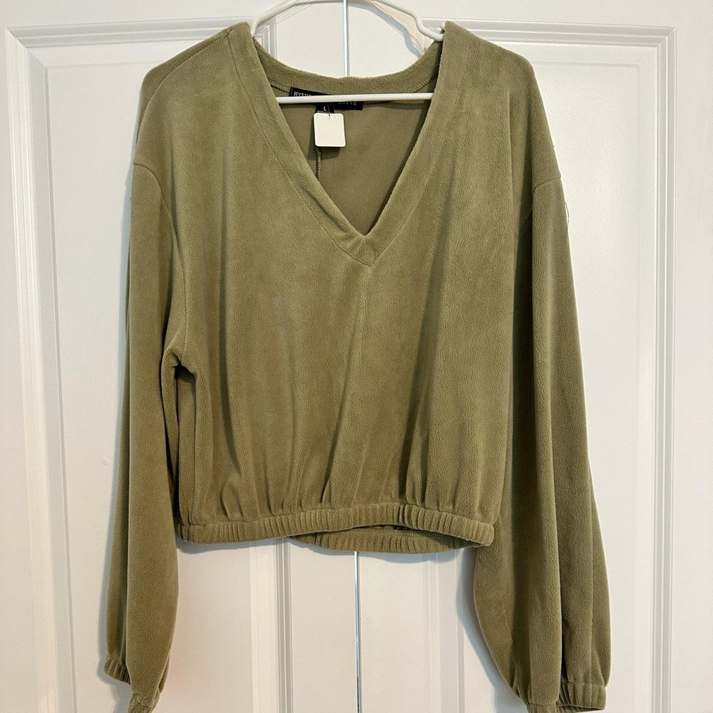 Cropped Velvet Sweatshirt